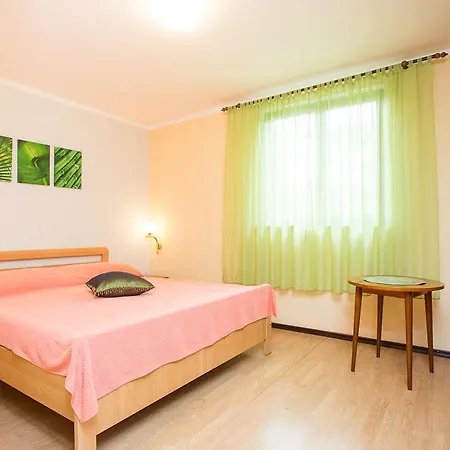 Apartament Tena